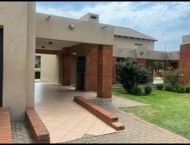 2 BEDROOM APARTMENT FOR SALE IN THE ORCHARDS